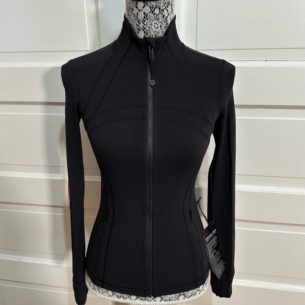 NEW Disney x Lululemon *Define Jacket Nulu Size 2 Black Flattering Fit